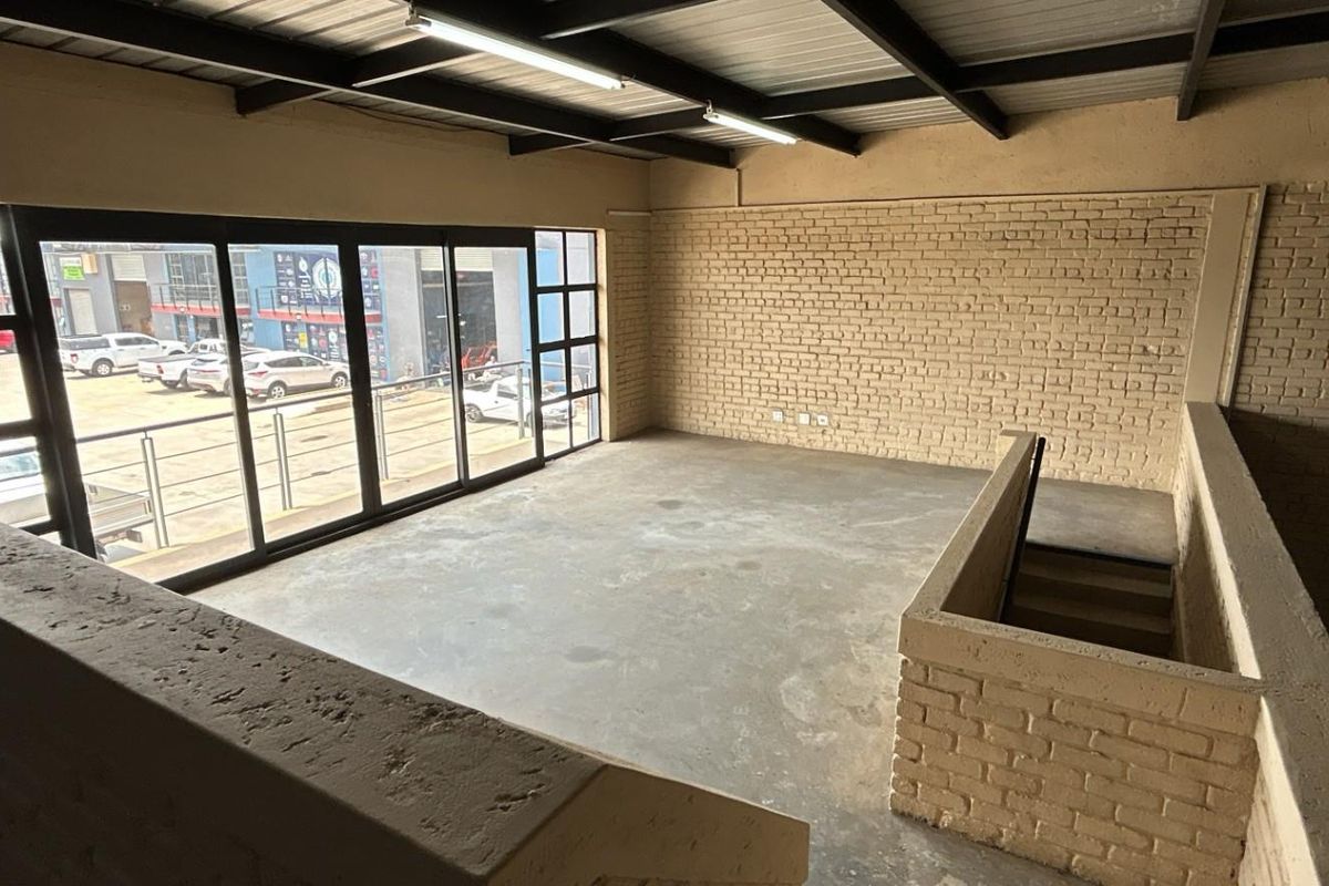 334 sqm Warehouse To Let | Secure Park | 10 Minutes from OR Tambo - Photo 3