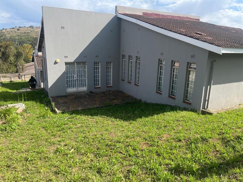 Spacious home with separate outside building on 1 160 sqm - Photo 4