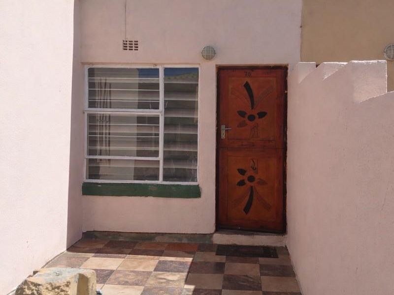 Well-Located 3-Bedroom House in Florida, Roodepoort - Photo 2