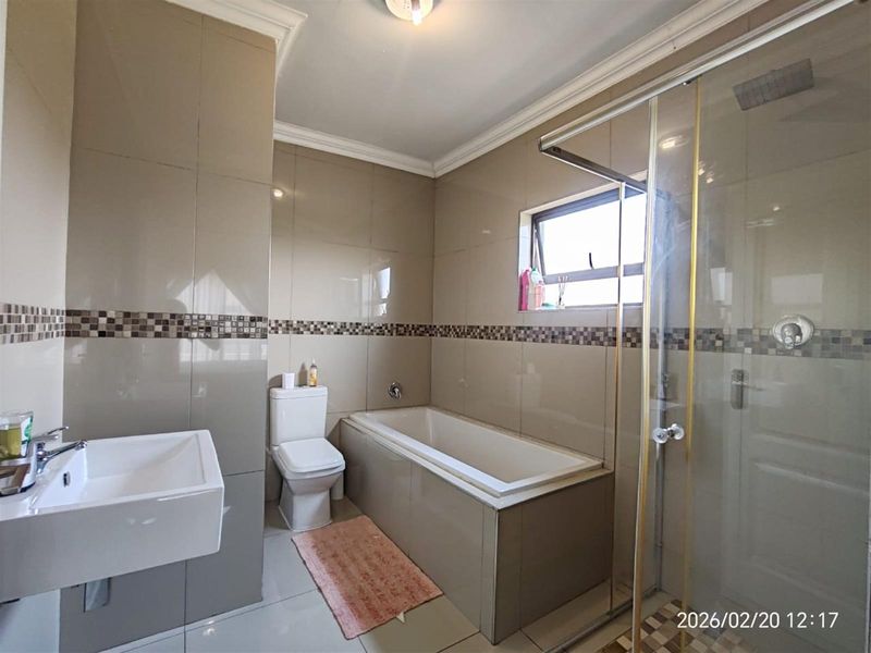 Modern 3-Bedroom Cluster in Secure Estate - Move-In Ready - Photo 10