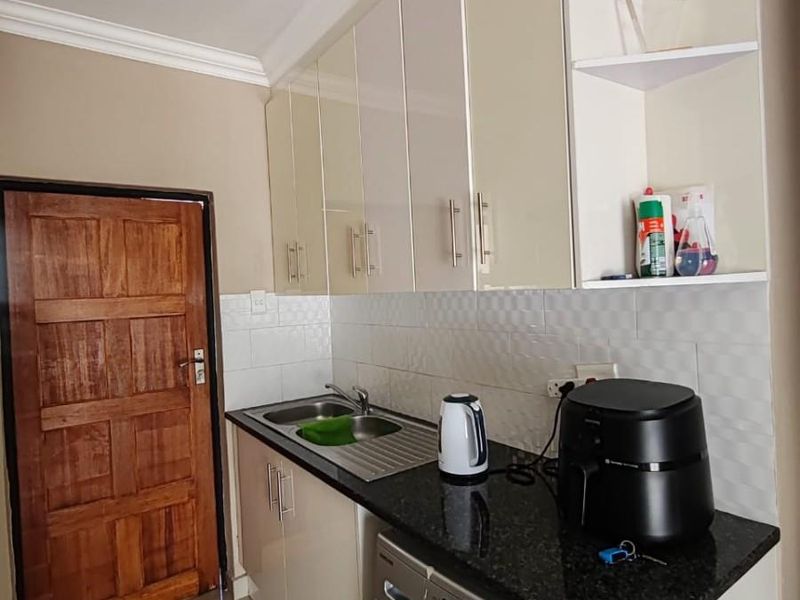 Modern 3-Bedroom Cluster in Secure Estate - Move-In Ready - Photo 7