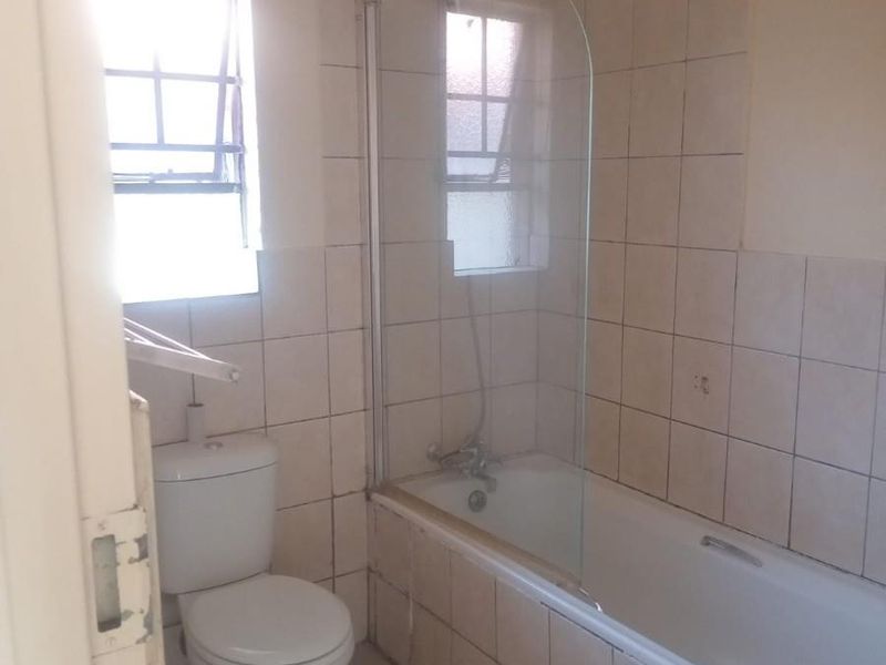 Apartment For Sale in Pioneer Park, Newcastle, KwaZulu Natal - Photo 6