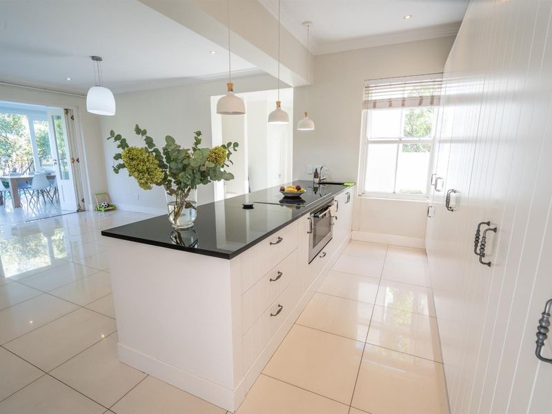 4 Bedroom House for Sale in Val de Vie Estate - Photo 10