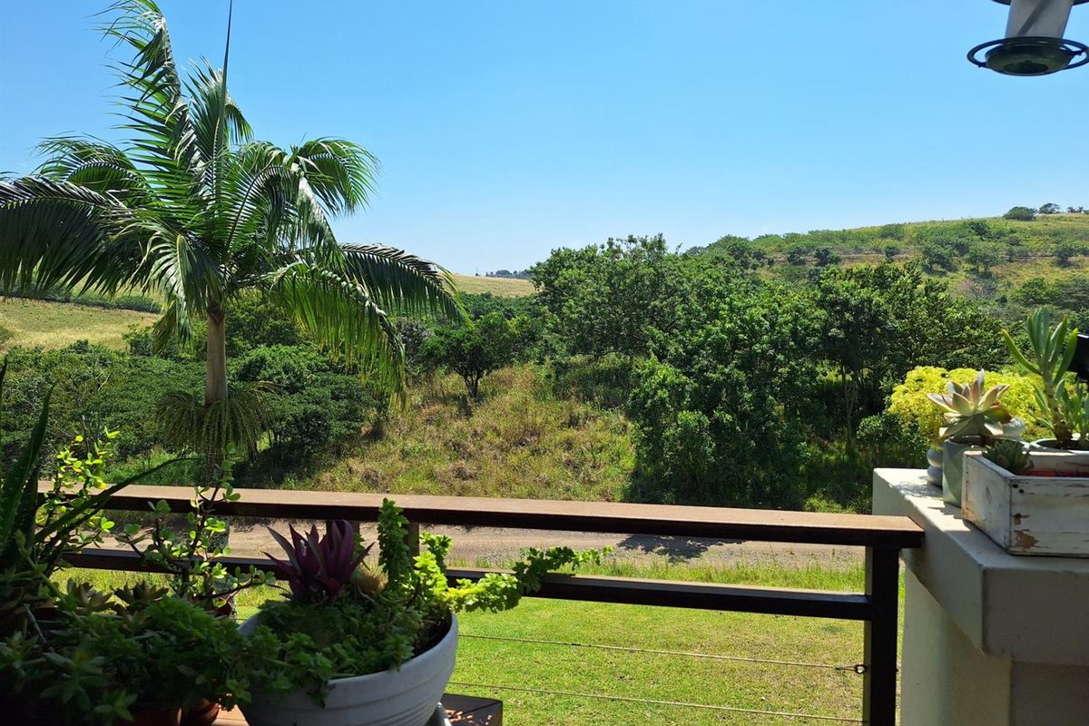 Modern 2-Bedroom Apartment with Stunning Dam Views in Palm Lakes Estate - Photo 2