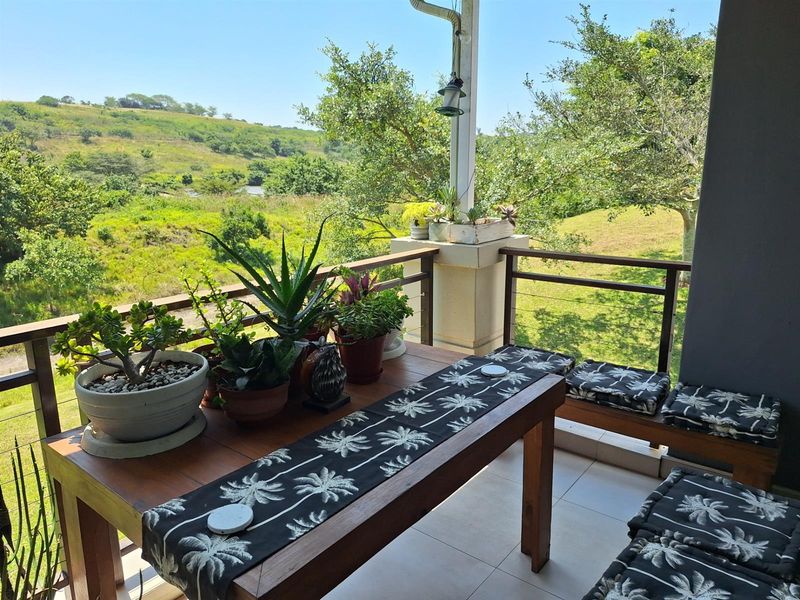 Modern 2-Bedroom Apartment with Stunning Dam Views in Palm Lakes Estate - Photo 1