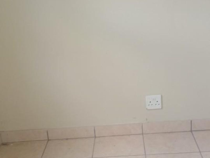 Apartment For Sale in Madadeni J, Madadeni, Newcastle, KwaZulu Natal - Photo 7