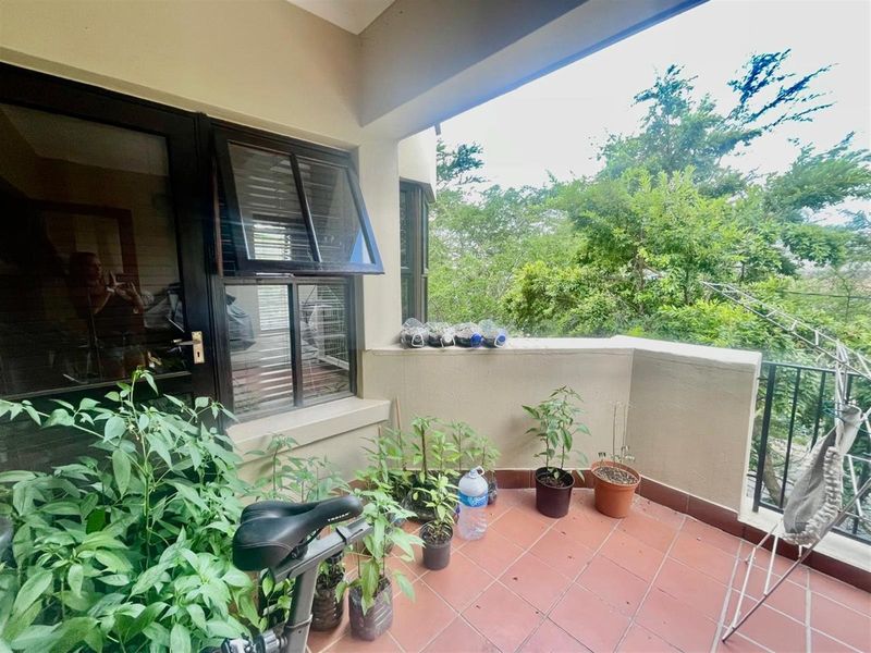 Two Bedroom 2nd Floor Apartment for Sale in Eaton Terrace Bryanston - Photo 10