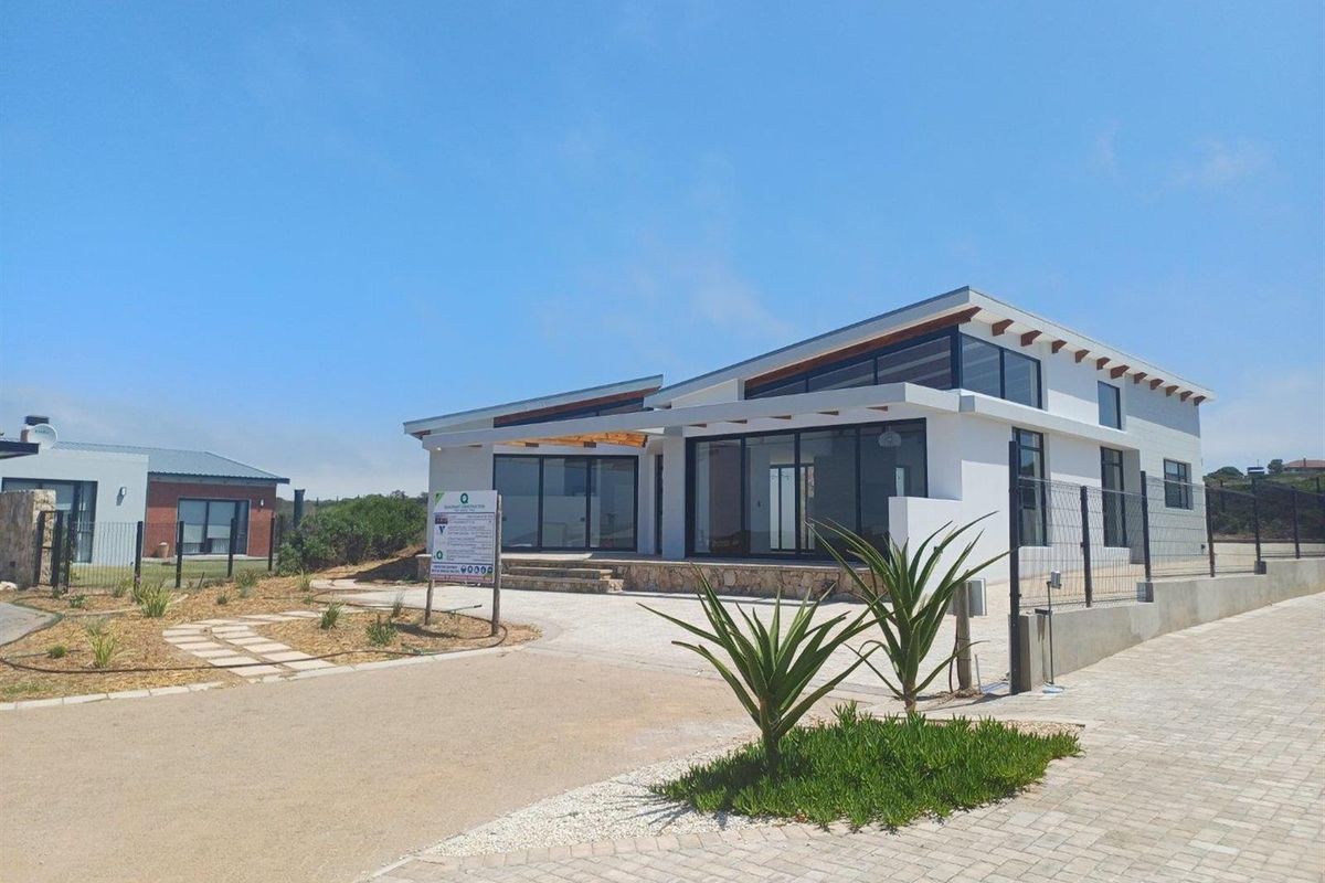 House For Sale in Stilbaai Wes, Stilbaai - Photo 5