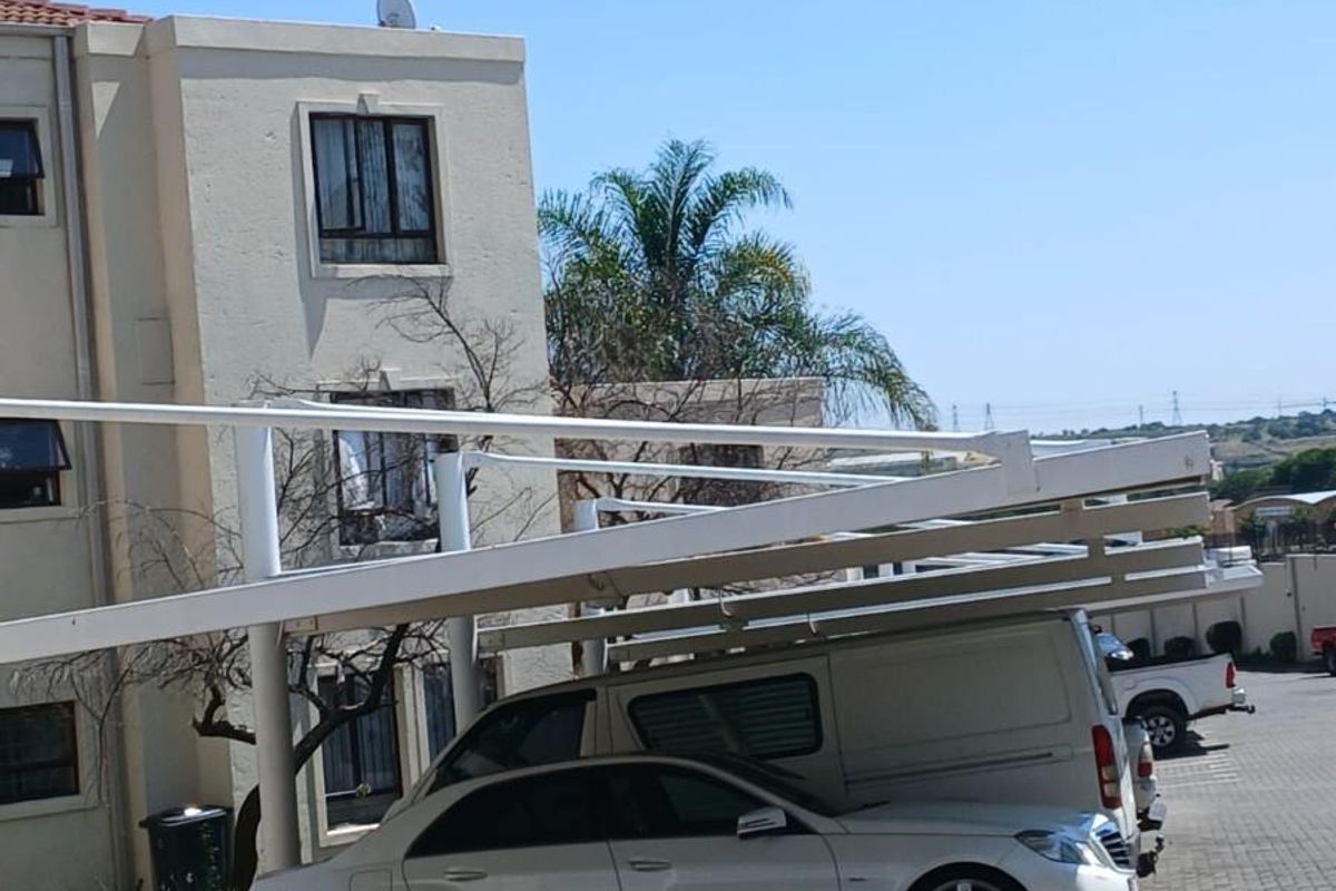 2 Bed 1Bath For Sale in Eagle Trace Estate,Fourways - Photo 5