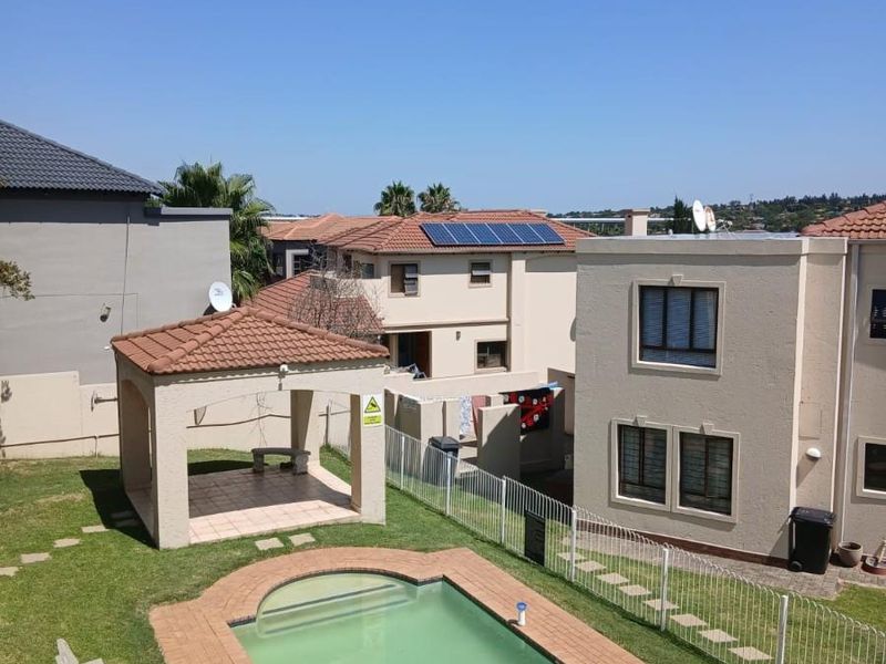 2 Bed 1Bath For Sale in Eagle Trace Estate,Fourways - Photo 6