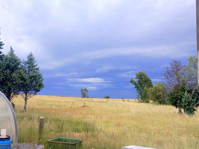 Picturesque Setting with mountain backdrop. Vacant land, small holding in Mantsopa - Hobhouse - Photo 2
