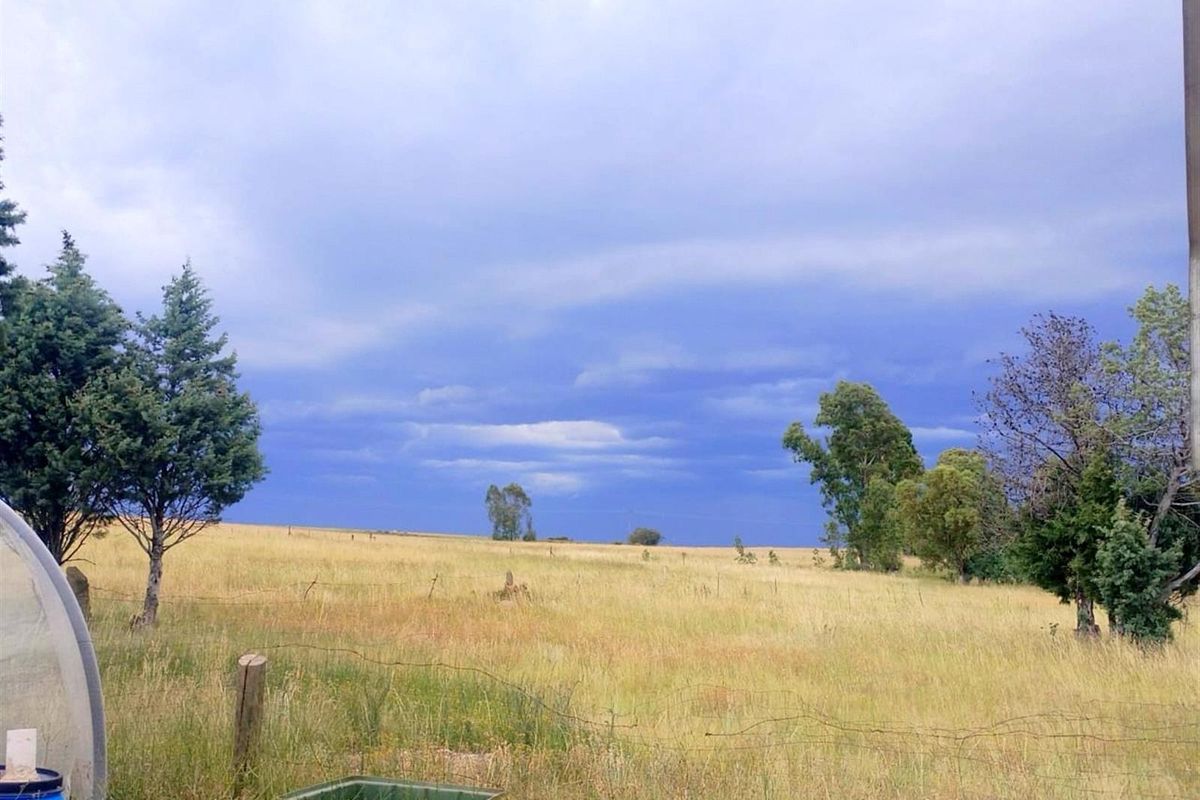 Picturesque Setting with mountain backdrop. Vacant land, small holding in Mantsopa - Hobhouse - Photo 2