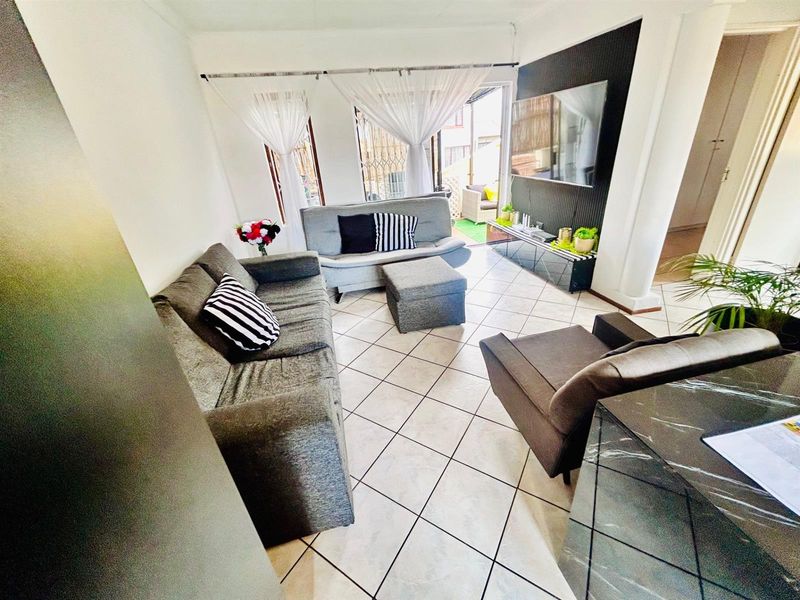 2 Bedroom 2 Bathroom Townhouse for Sale in Mondeor - Photo 4