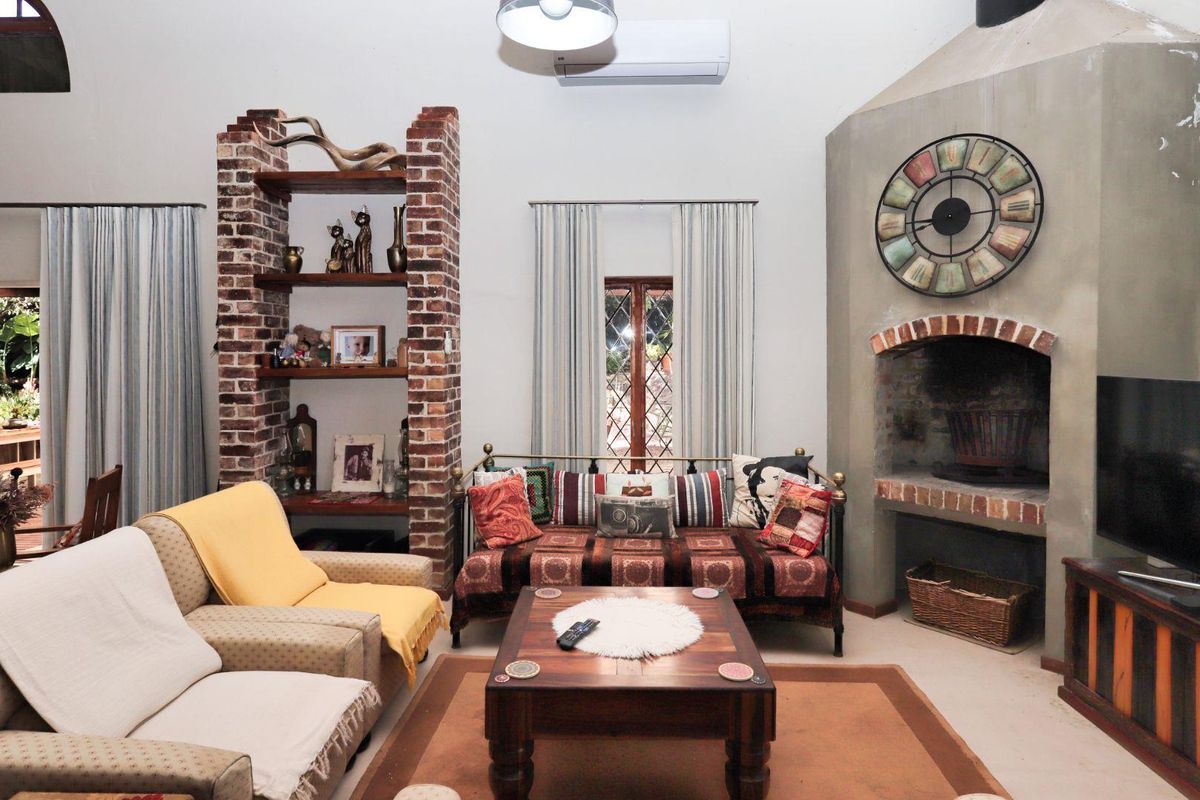 Distinctive Barn-Style Home - 3 Bedroom, 2 Bathroom for sale in Riebeek West - Photo 4
