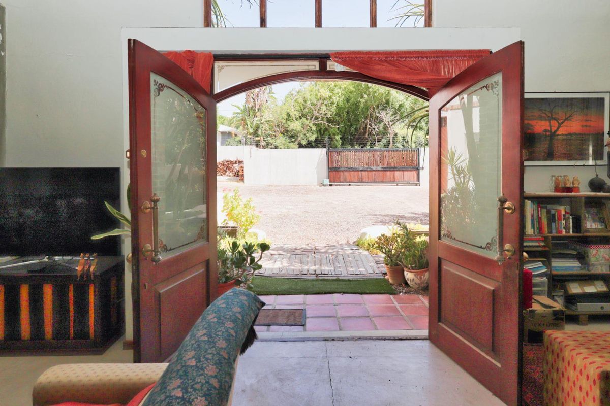 Distinctive Barn-Style Home - 3 Bedroom, 2 Bathroom for sale in Riebeek West - Photo 3