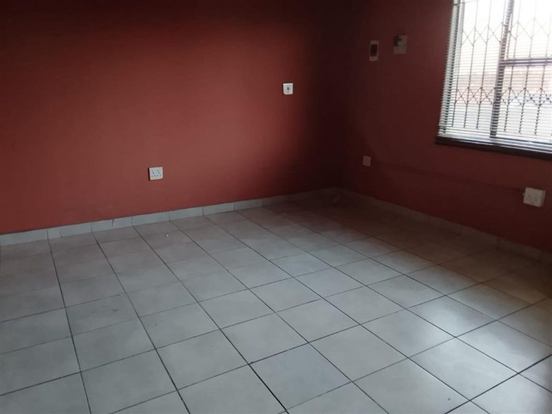 Cottage To Rent in Norkem Park, Kempton Park - Photo 5