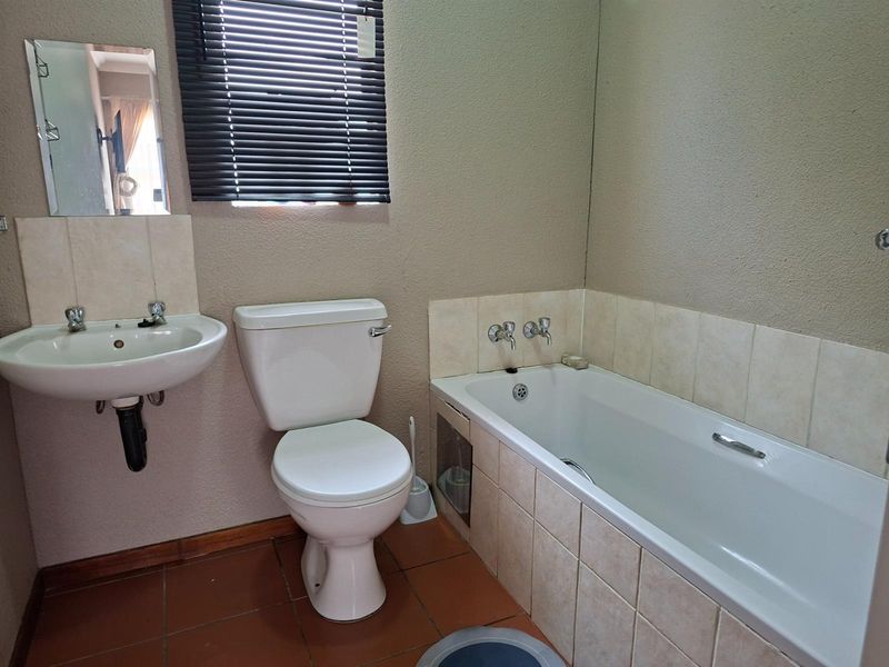 Well maintained family home - Photo 7