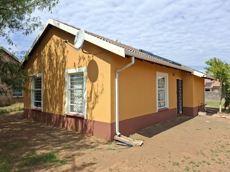 Well maintained family home - Photo 3