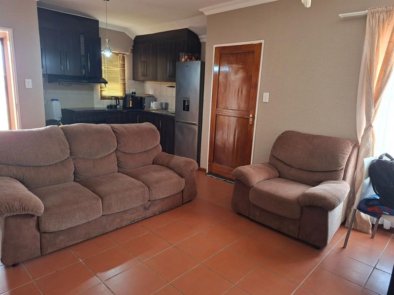 Well maintained family home - Photo 5