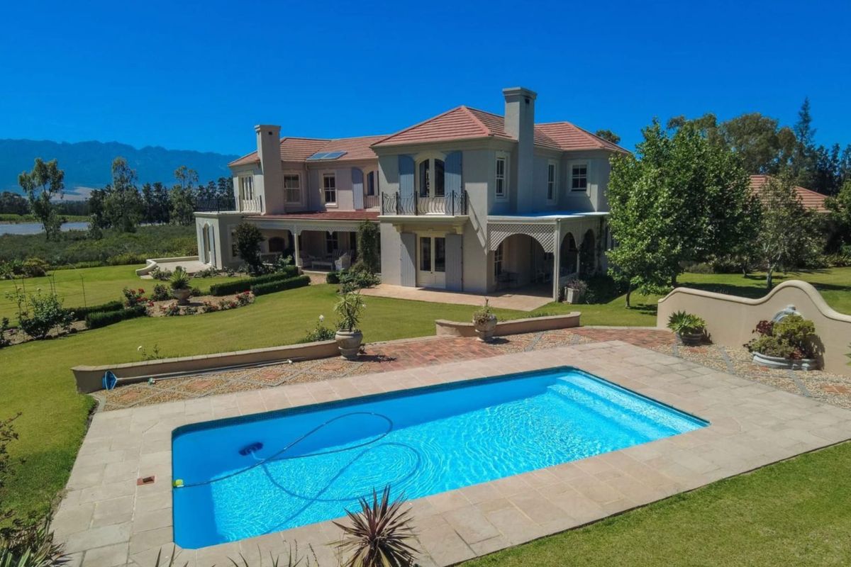 Château of the Valley: A Masterpiece of European Elegance and Prestige - Photo 2