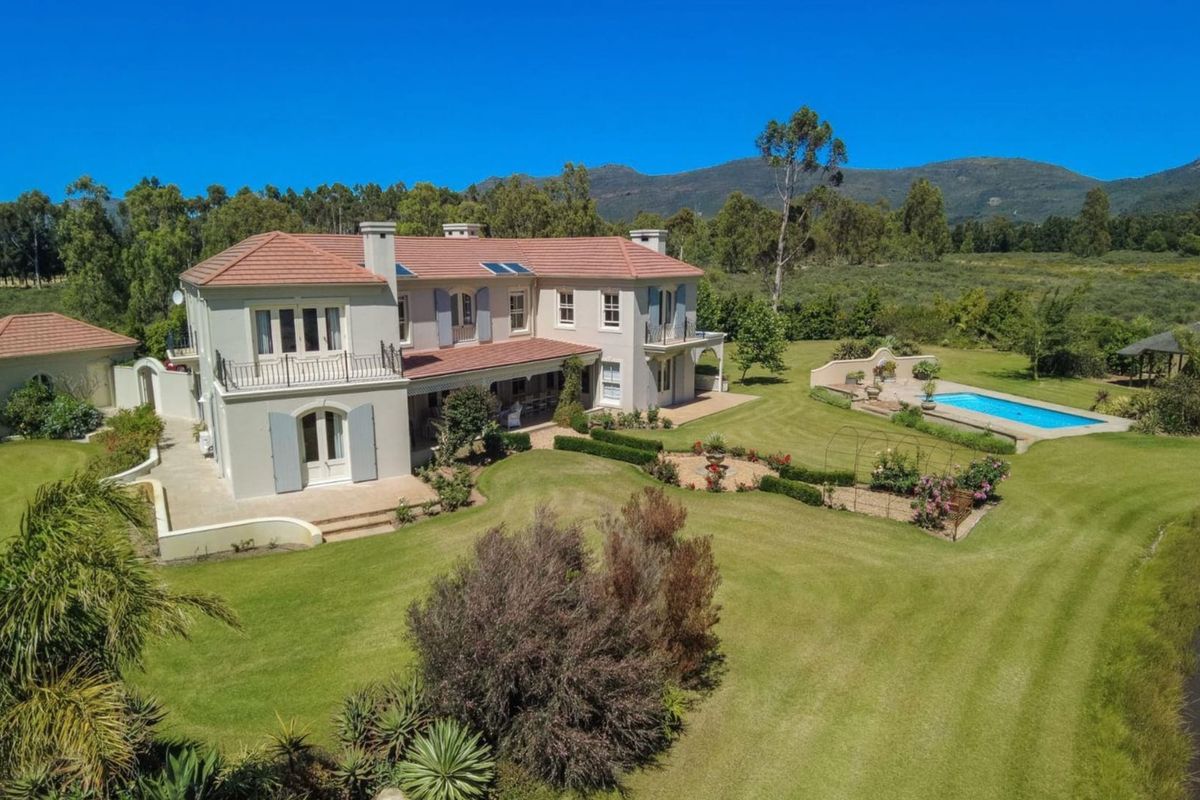 Château of the Valley: A Masterpiece of European Elegance and Prestige - Photo 3