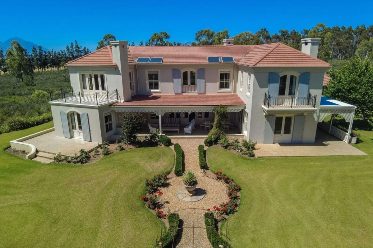 Château of the Valley: A Masterpiece of European Elegance and Prestige - Photo 5