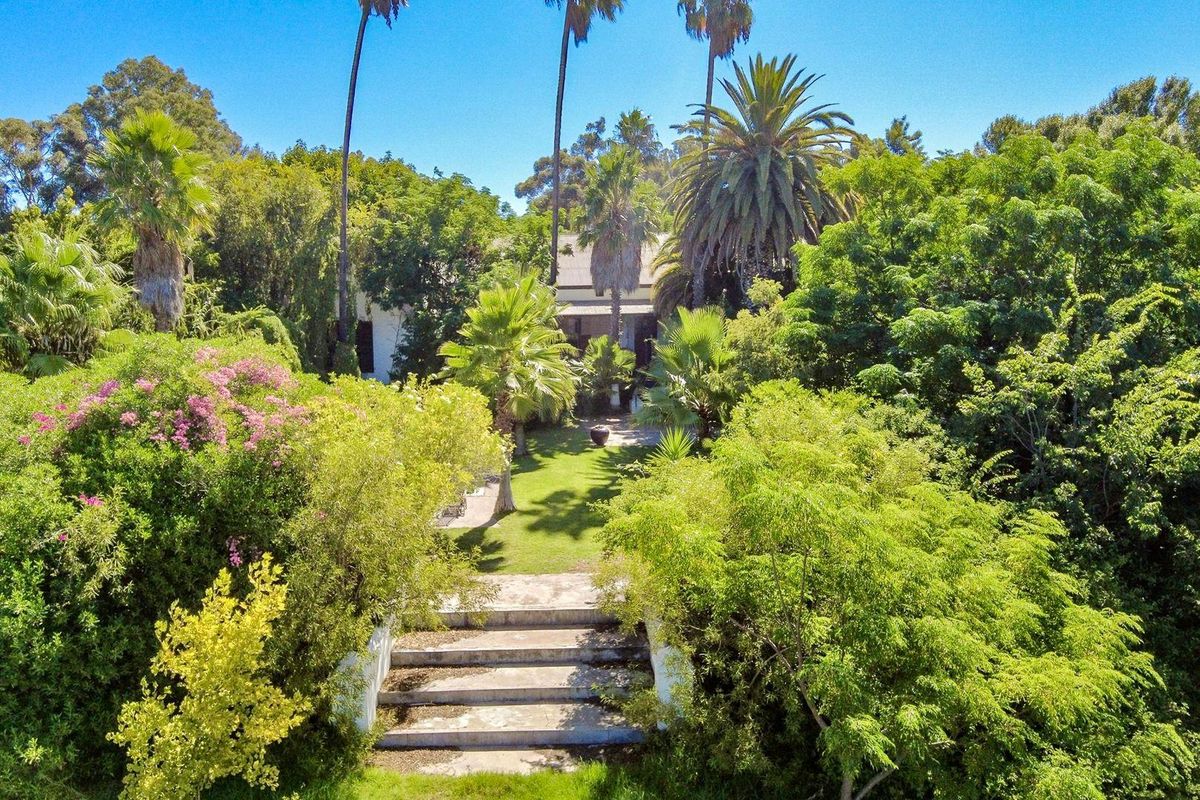 House For Sale in Hopefield - Photo 2