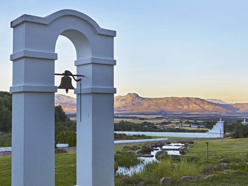 194-hectare estate offers a compelling combination of vineyard excellence and heritage significance - Photo 2