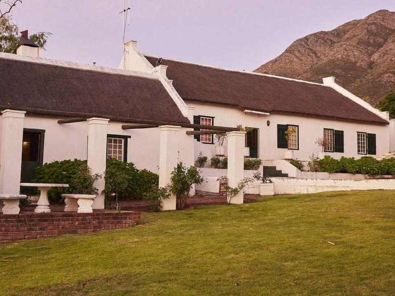 194-hectare estate offers a compelling combination of vineyard excellence and heritage significance - Photo 4