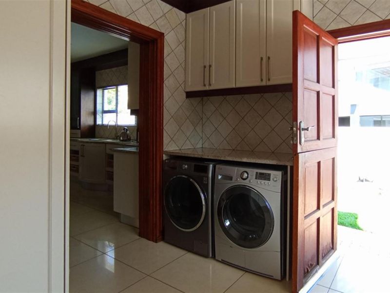 4 BED 5 BATH HOME SAVANNAH HILLS - Photo 7