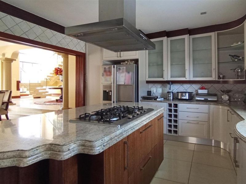 4 BED 5 BATH HOME SAVANNAH HILLS - Photo 4