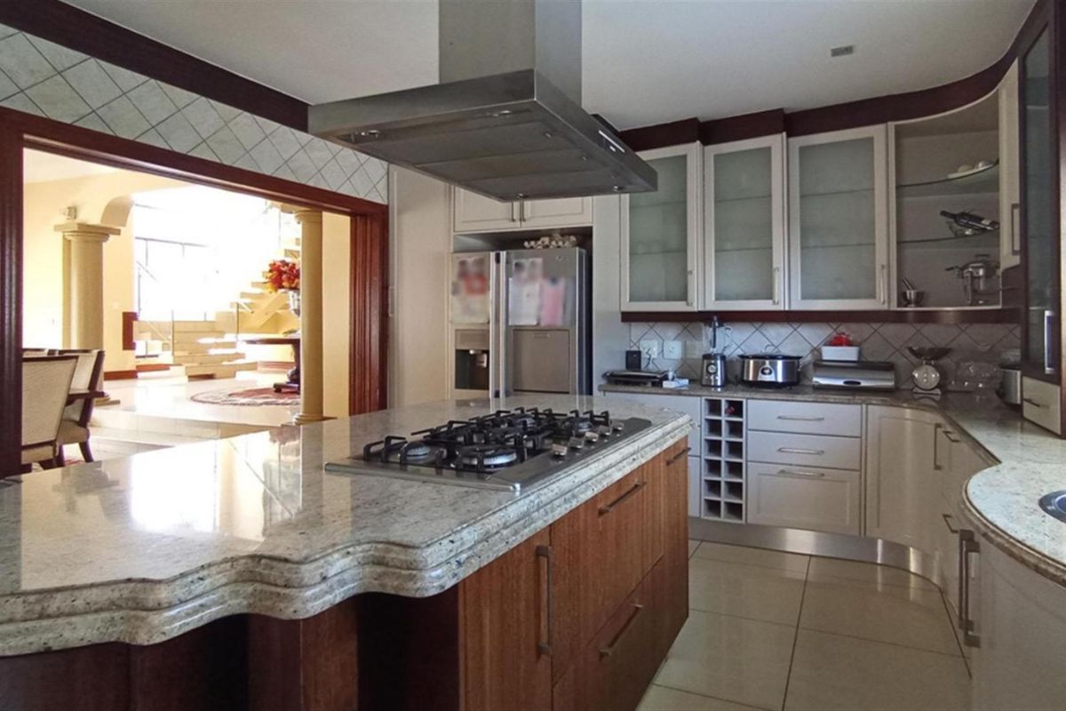 4 BED 5 BATH HOME SAVANNAH HILLS - Photo 4