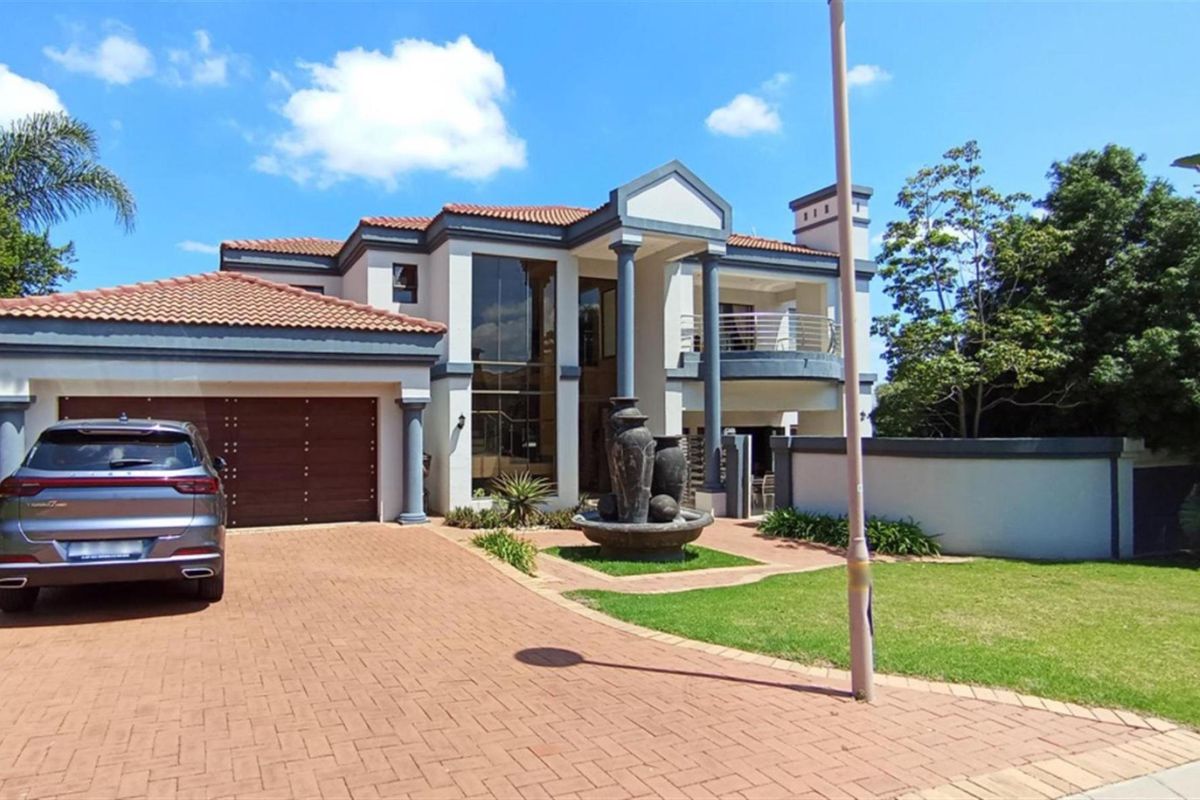 4 BED 5 BATH HOME SAVANNAH HILLS - Photo 2