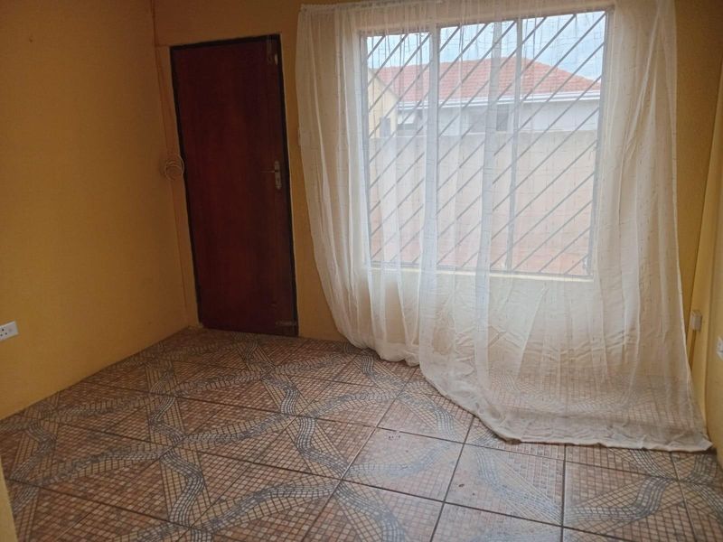 House To Rent in Protea Glen, Soweto - Photo 7