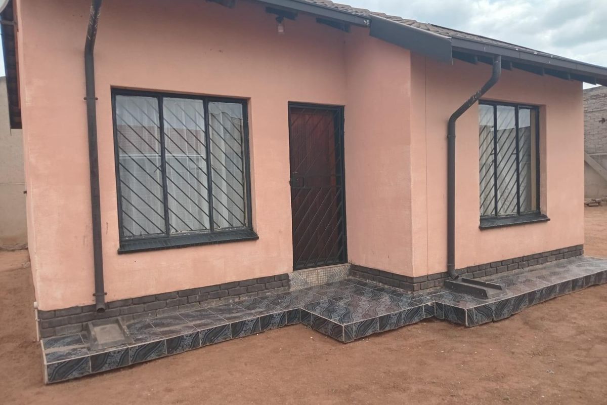 House To Rent in Protea Glen, Soweto - Photo 2