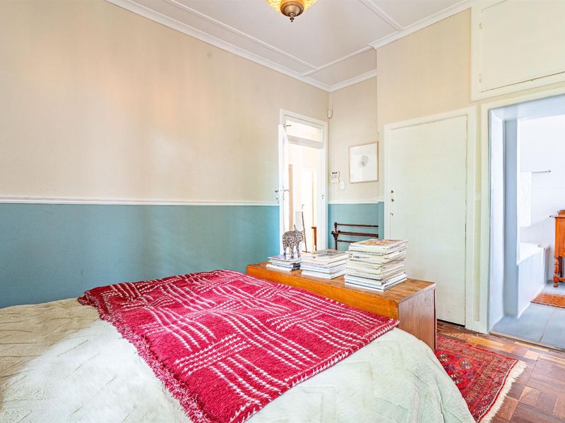 Charming Home With A Separate Cottage - Photo 10