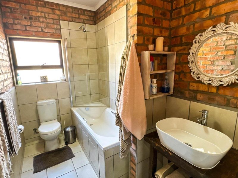House For Sale in Fraaiuitsig, Klein Brak Rivier - Photo 9