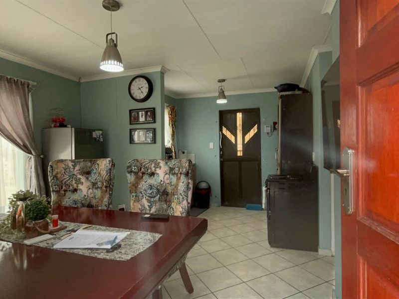 2-Bedroom House For Sale in Zamdela, Sasolburg - Photo 6