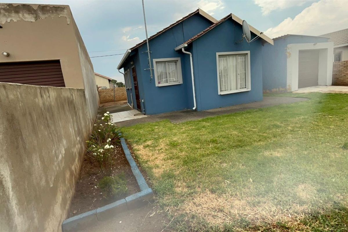 2-Bedroom House For Sale in Zamdela, Sasolburg - Photo 3