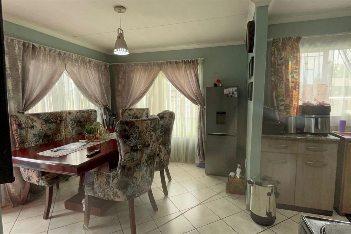 2-Bedroom House For Sale in Zamdela, Sasolburg - Photo 5