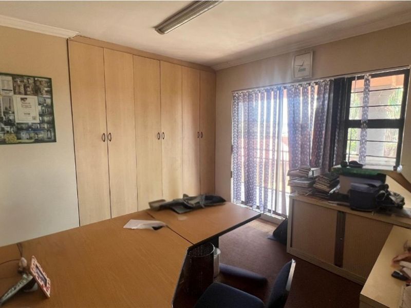 House For Sale in Lenasia Ext 10, Lenasia, Johannesburg - Photo 7