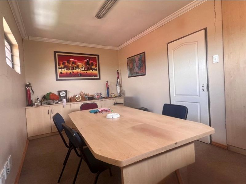House For Sale in Lenasia Ext 10, Lenasia, Johannesburg - Photo 4