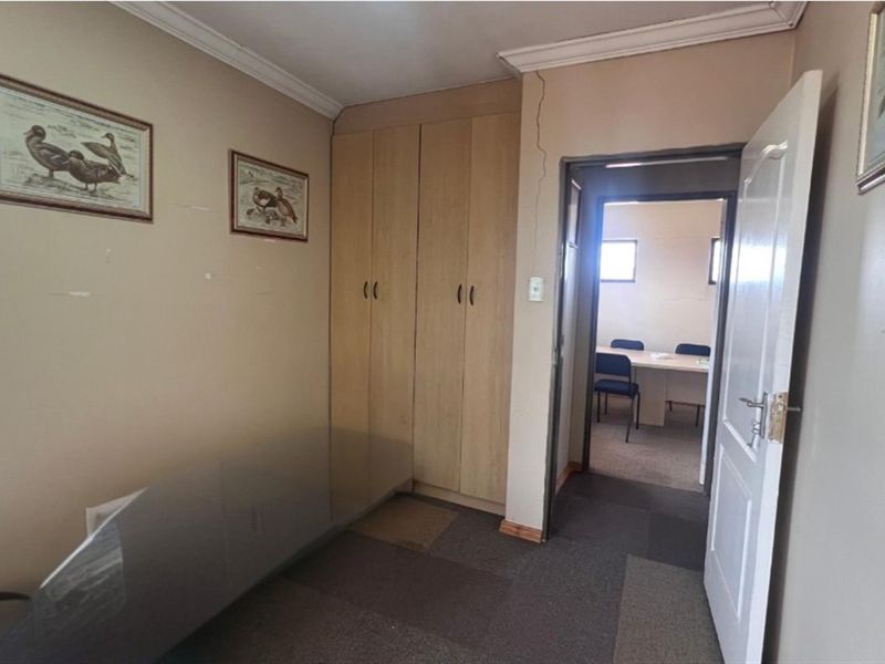 House For Sale in Lenasia Ext 10, Lenasia, Johannesburg - Photo 5