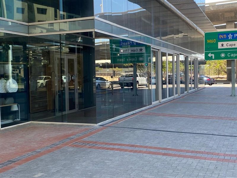 Motor Showroom- Retail Space To Rent in Foreshore, Cape Town - Photo 8