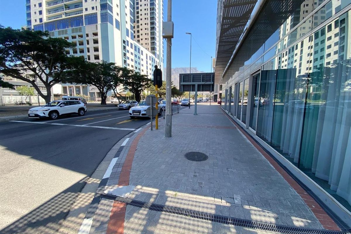 Motor Showroom- Retail Space To Rent in Foreshore, Cape Town - Photo 2