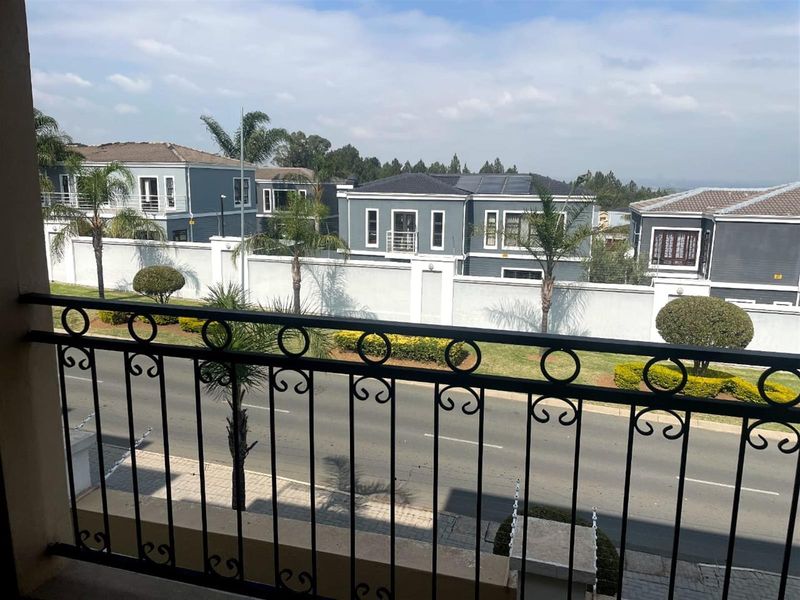 Apartment To Rent in Carlswald, Midrand - Photo 2