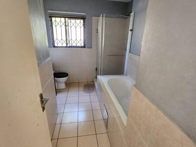 Apartment To Rent in Carlswald, Midrand - Photo 5