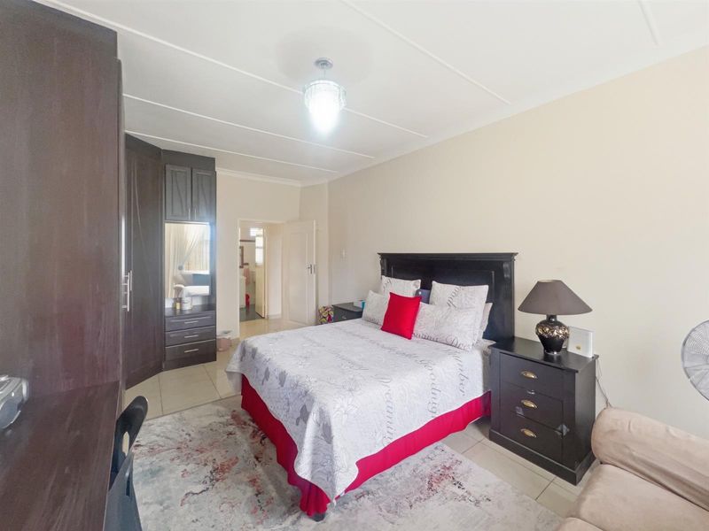 2 Bedroom Apartment For Sale in Morningside, Durban, KwaZulu-Natal - Photo 10
