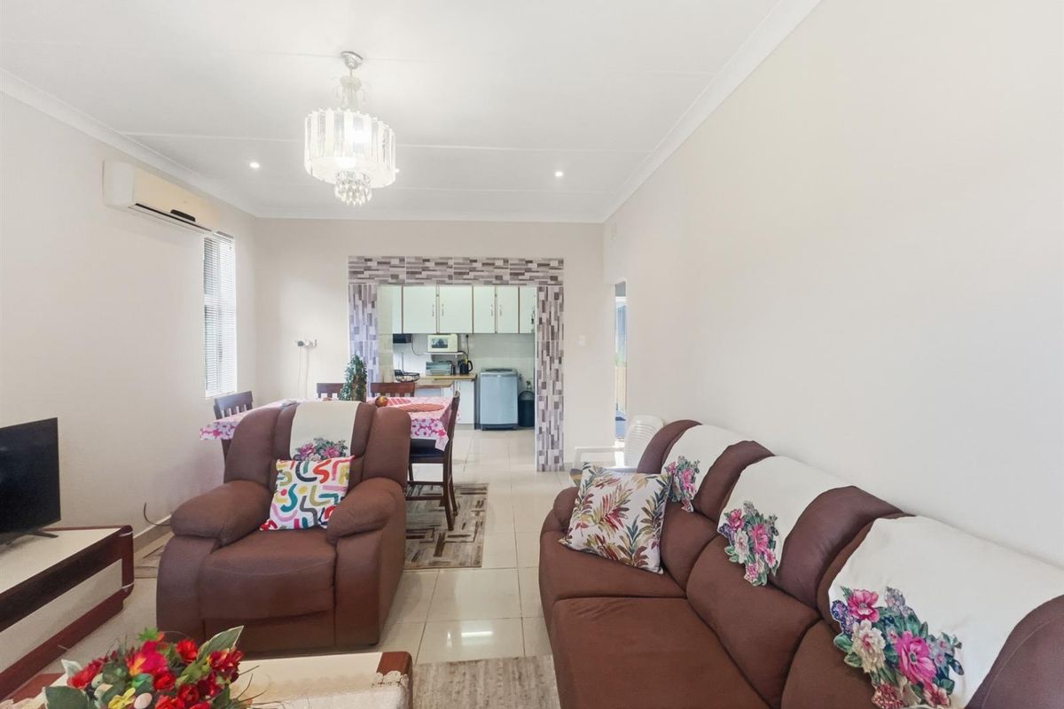2 Bedroom Apartment For Sale in Morningside, Durban, KwaZulu-Natal - Photo 3