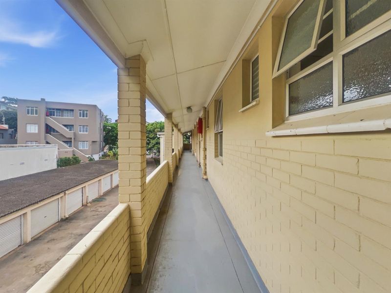 2 Bedroom Apartment For Sale in Morningside, Durban, KwaZulu-Natal - Photo 3